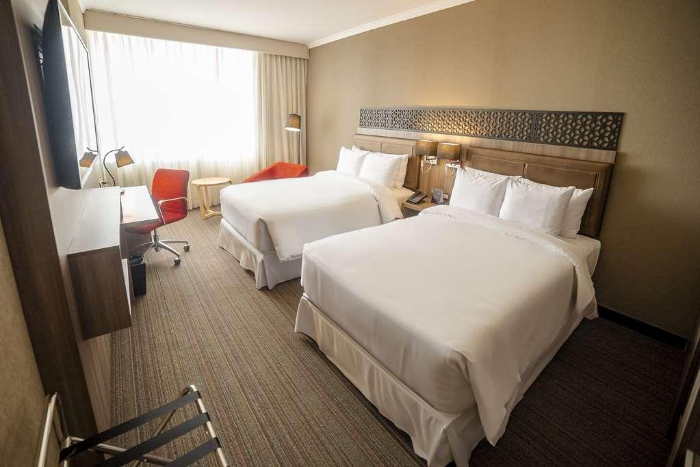 Doubletree By Hilton Trujillo Hotel Encalada Ruang foto