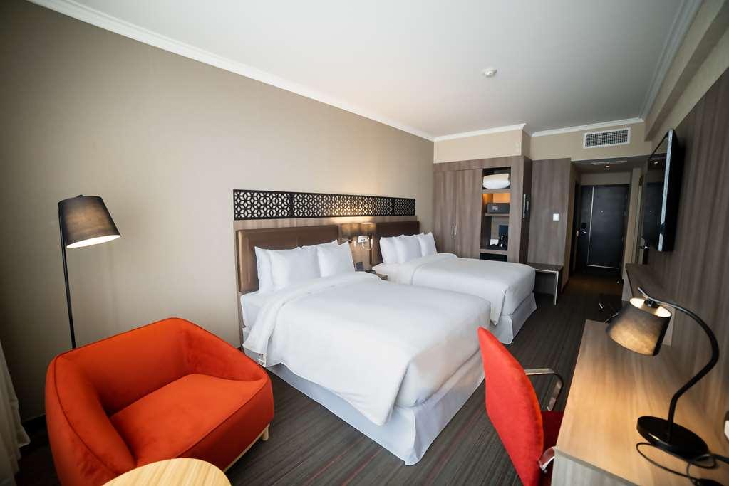 Doubletree By Hilton Trujillo Hotel Encalada Ruang foto