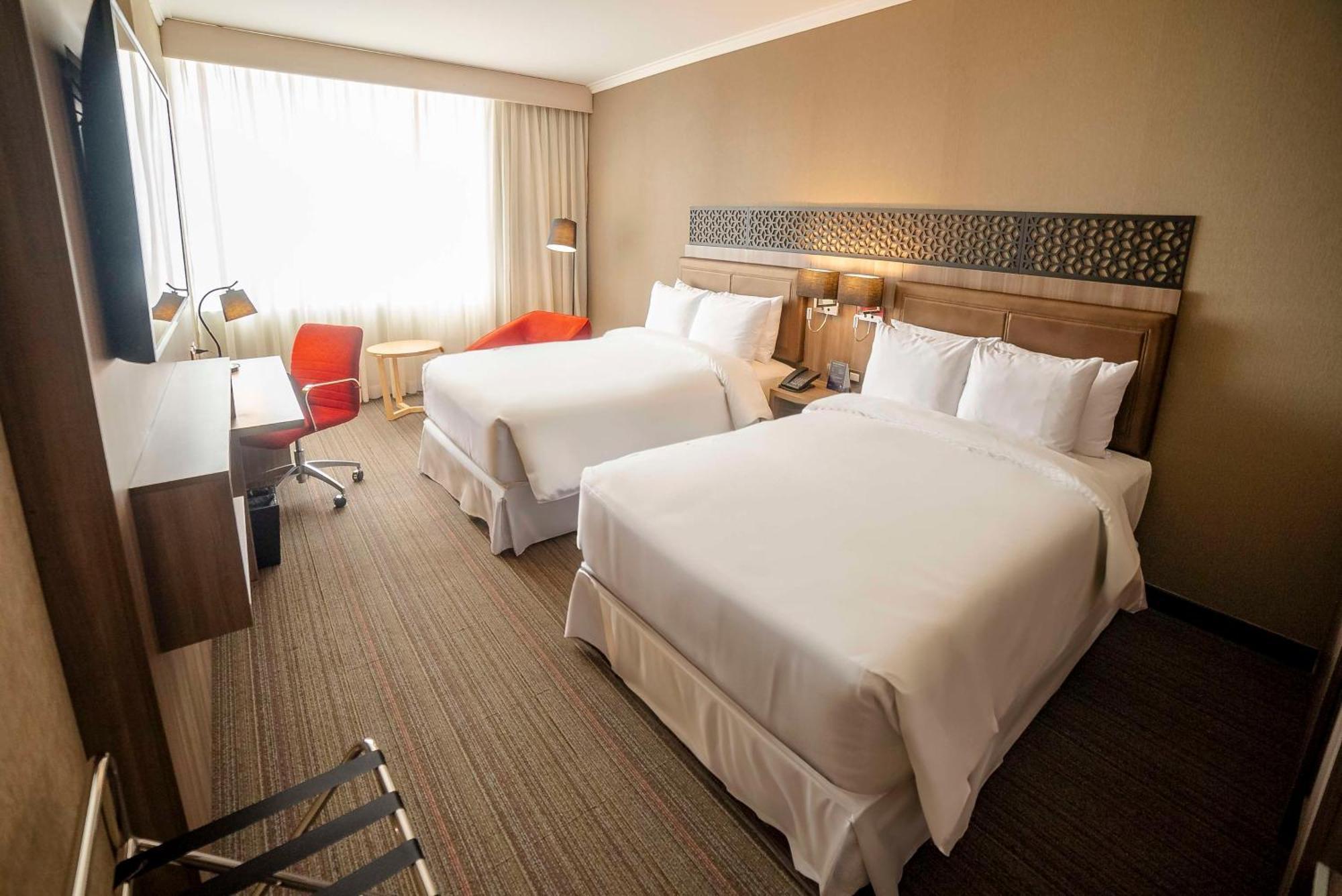 Doubletree By Hilton Trujillo Hotel Encalada Bagian luar foto