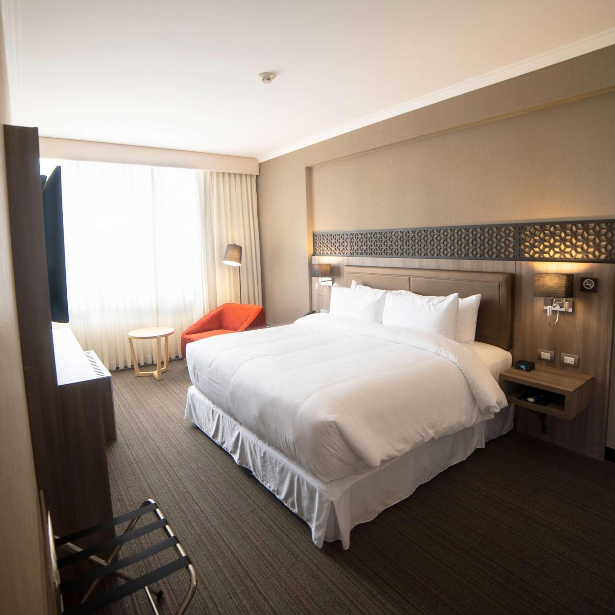 Doubletree By Hilton Trujillo Hotel Encalada Bagian luar foto