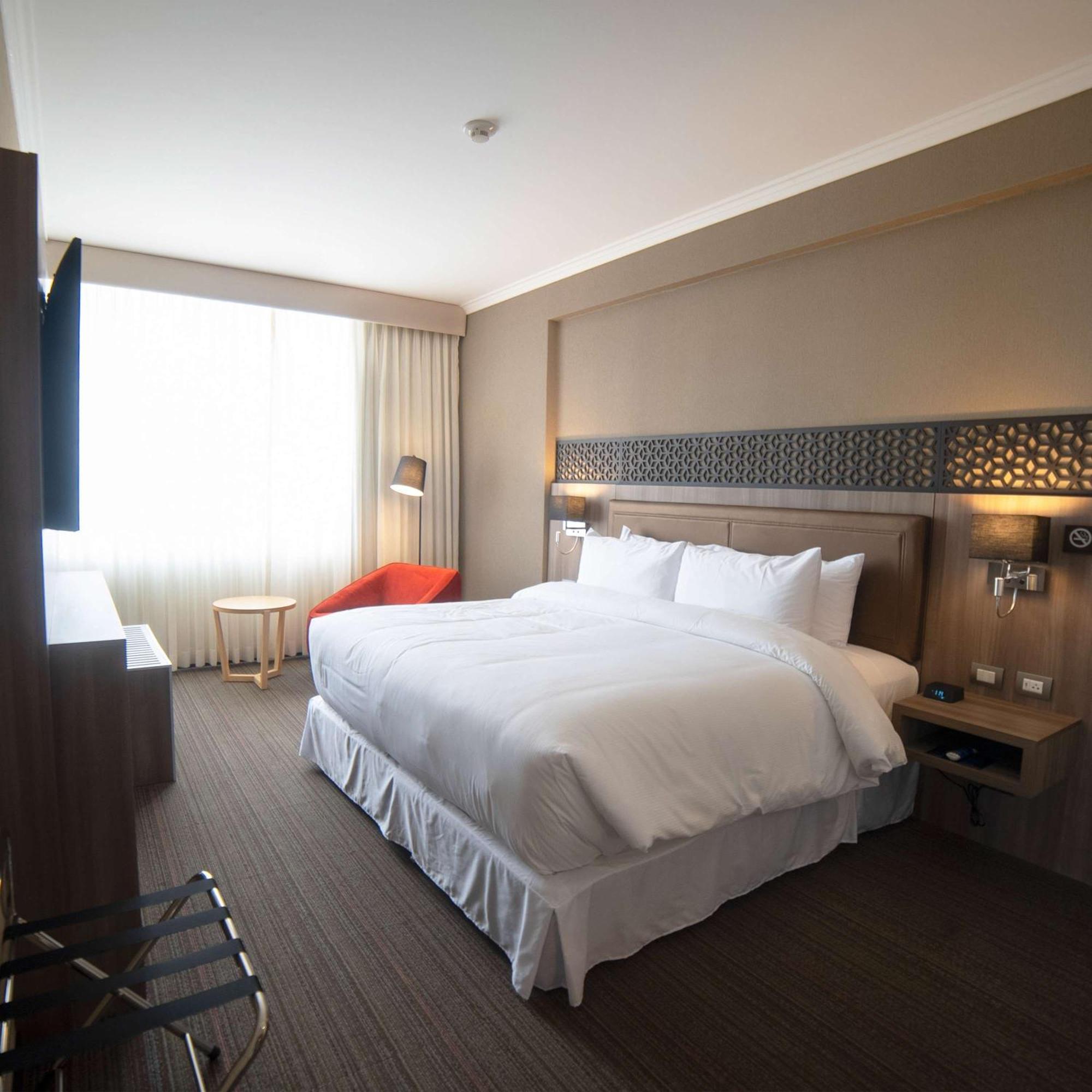 Doubletree By Hilton Trujillo Hotel Encalada Bagian luar foto